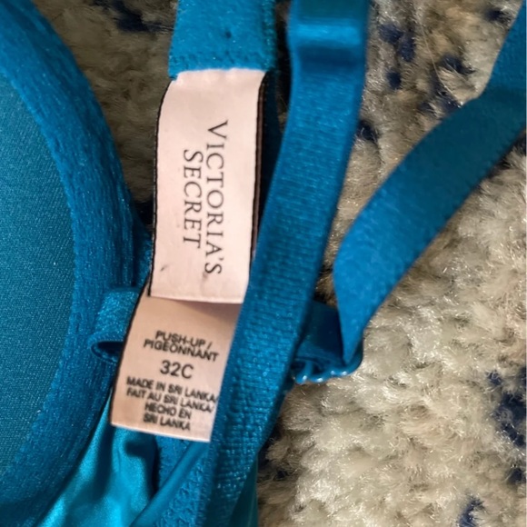 Victoria’s Secret Bra 32C - Picture 2 of 4